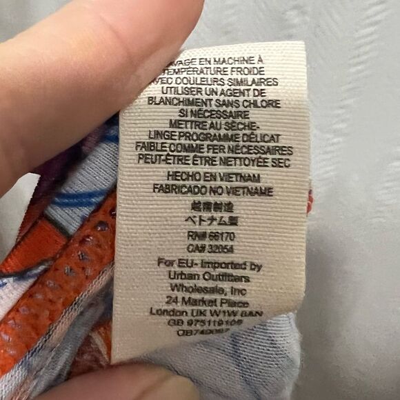 Free People Keepin' On Tee in Red Floral Size XS Boho Festival Keyhole - Picture 8 of 9